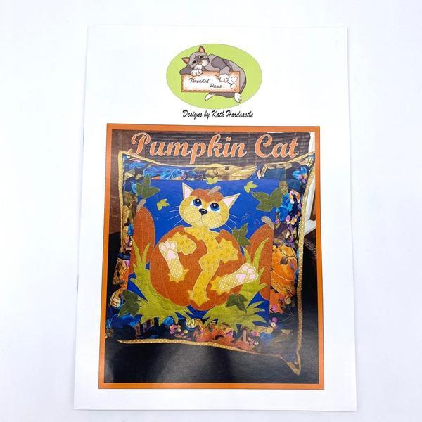 Natasha Makes Threaded Paws Pumpkin Cat Cushion Pattern - 013520