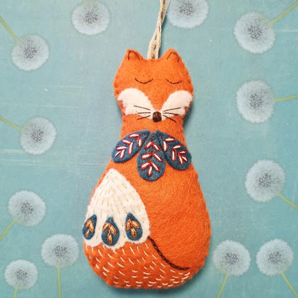Corinne Lapierre Fox Folk Embroidered Mini Kit - 136806