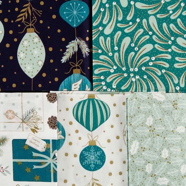 The Craft Cotton Co Deluxe Christmas 5 Piece Fat Quarter Pack - 178452