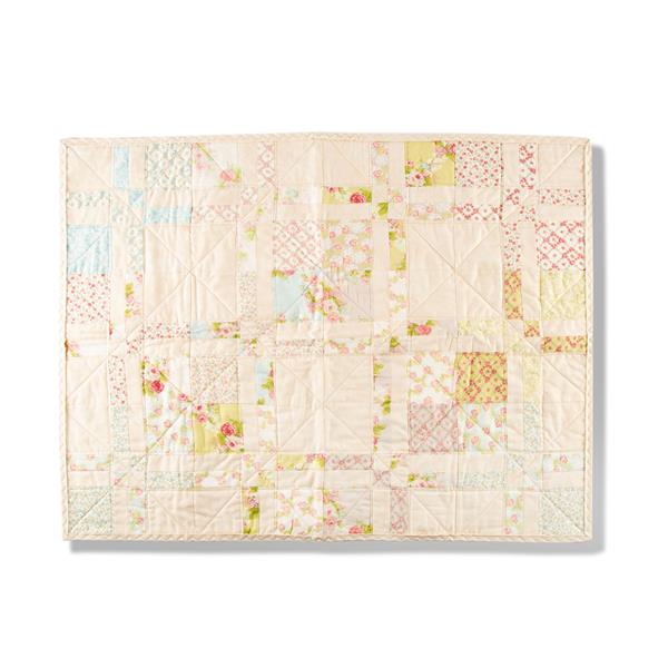 Sew Totally Trisha My Little Book of Mini Quilts with Set of 4 Mo - 214941