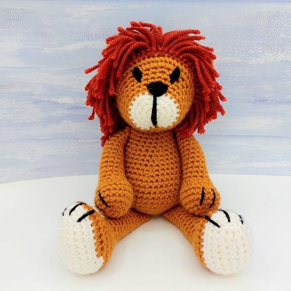 Wee Woolly Wonderfuls: Alfred the Lion Luxury Crochet Kit - 235769