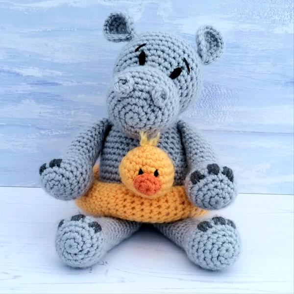 Wee Woolly Wonderfuls Henry the Hippo Luxury Crochet Kit - 270356