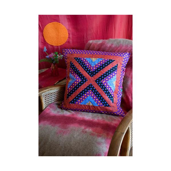 Kaffe Fassett's Brilliant Little Patchwork Cushions and Pillows: 20 Patchwork Projects Using Kaffe Fassett Fabrics [Book]