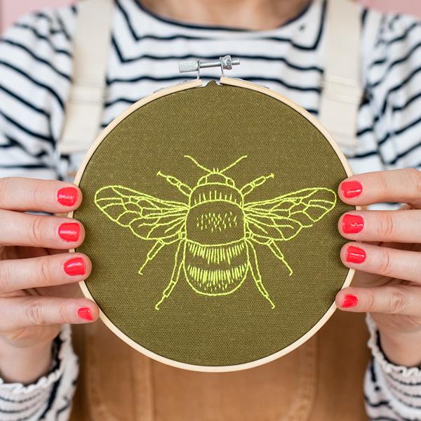 Cotton Clara Khaki Neon Bee Embroidery Hoop Kit - 691290