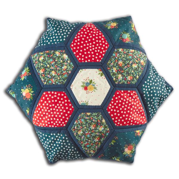 Daisy & Grace Makower Floral Star in a Hexagon Cushion Fabric Pac - 744129
