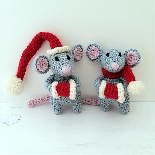 Wee Woolly Wonderfuls Baby Christmas Mice Crochet Kit - Makes 2 - 761048