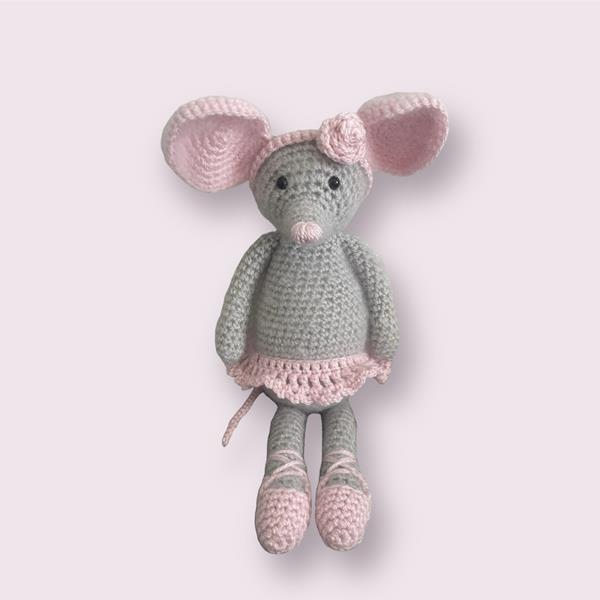 Mally Makes Margot Mouse Crochet Kit - Yarn, Pattern Booklet, Toy - 922683