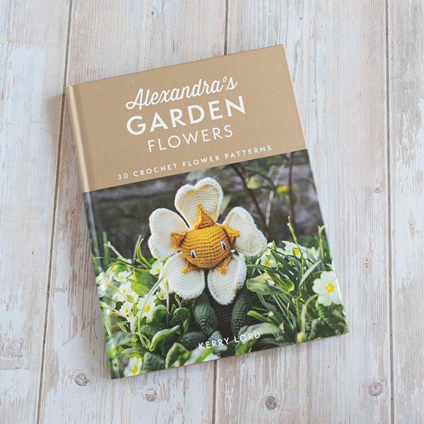 TOFT Alexandra's Garden Flowers Book by Kerry Lord - 935679