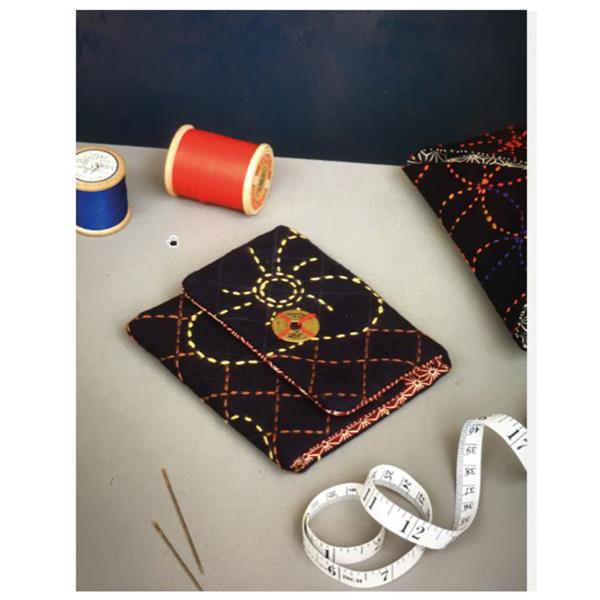 Sashiko: 20 Projects Using Traditional Japanese Stitching: Clay, Jill:  9781784944872: : Books